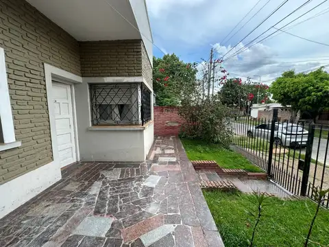 Viejo Bueno 15 entre Av. Lamadrid y Liniers, Bernal Oeste, Provincia de Buenos Aires, 100