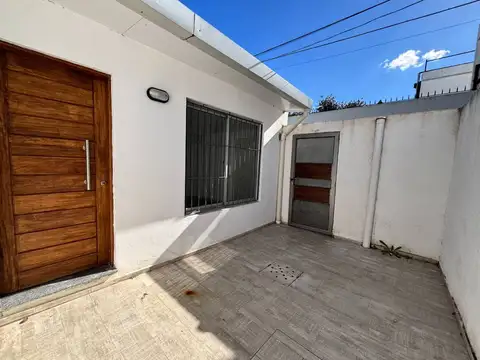 Alquiler casa de 2 dormitorios en centro de Pando