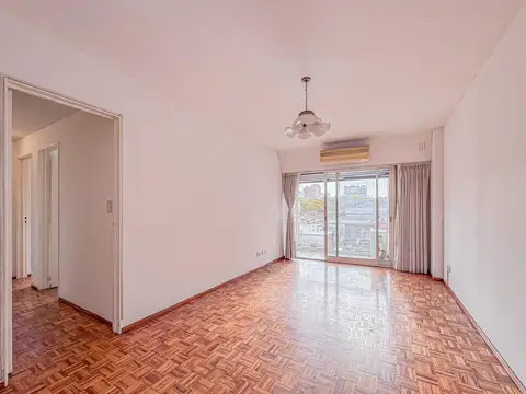 Departamento en Monserrat - 4 ambientes con cochera - frente balcon