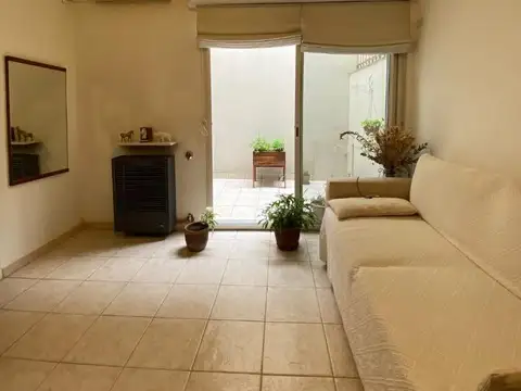 Depto Tipo Casa en Venta 50 años