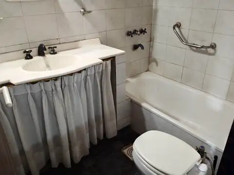 Casa 2 dorm con piscina en zona Liceo