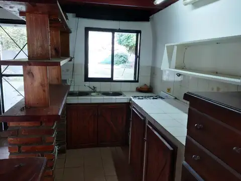 Casa en Alquiler con 2 cocheras
