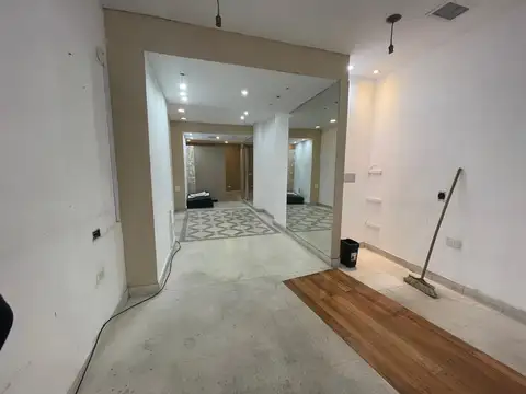 EXCELENTE LOCAL COMERCIAL EN LA CALLE ESMERALDA AL 200, SAN NICOLAS