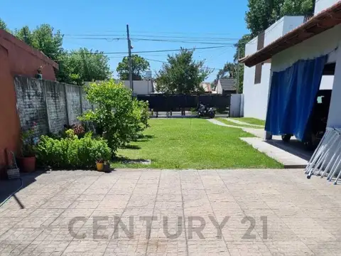 Casa 2 ambientes con 1 baño