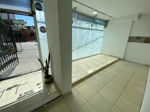 VENTA LOCAL COMERCIAL 310 m2 EN AV.CASTRO BARROS