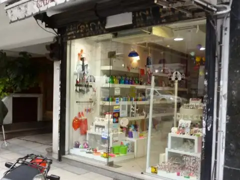 BARRIO NORTE LOCAL EN ALQUILER AV. SANTA FE!! OPORTUNIDAD!!