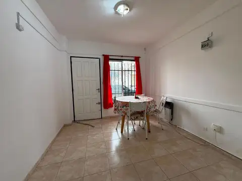 Depto Tipo Casa 2 ambientes con 1 baño