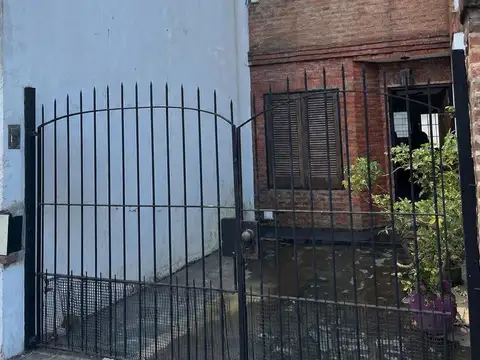 VENTA DUPLEX DE 3 AMBIENTES AL FRENTE CON COCHERA Y PATIO EN SAN JUSTO