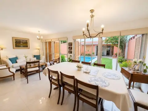 Casa en Venta barrio Urca Apto Credito pileta quincho