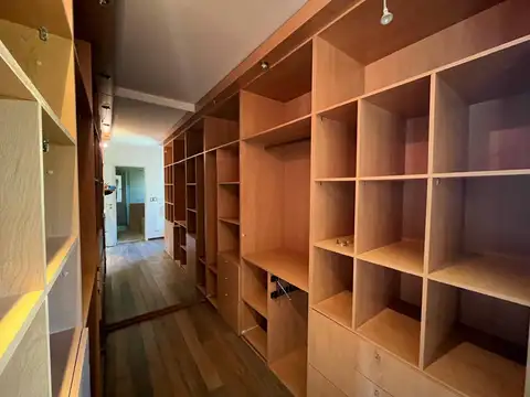 Casa 6 ambientes con 2 baños