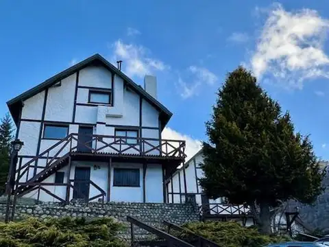 venta  excelente departamento Cerro Catedral 2 dormitorios 2 baños reciclado a nuevo tipo PH