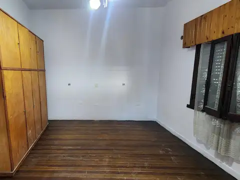 Casa 4 ambientes con 1 baño