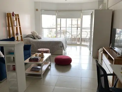 MONOAMBIENTE IMPECABLE CON COCHERA FIJA DESCUBIERTA  A METROS DEL SUBTE B