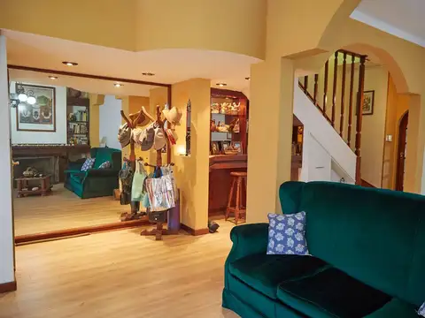 VENTA CASA 3 AMB. QUILMES + PARRILLA Y COCHERA