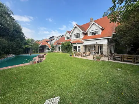 Casa  en Venta en Acassuso, San Isidro, G.B.A. Zona Norte