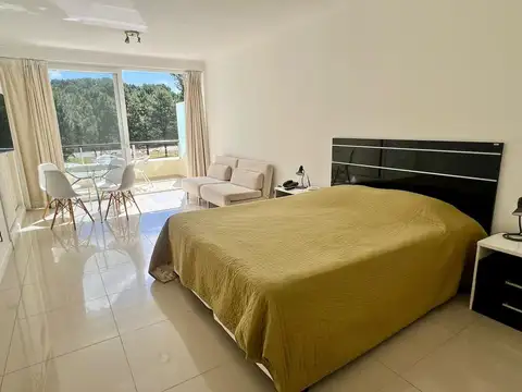 Departamento en Venta en Playa Mansa, USD 129.000