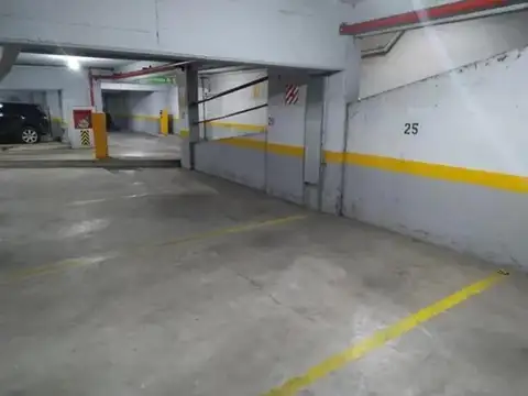 Cochera en Venta con acceso Ascensor