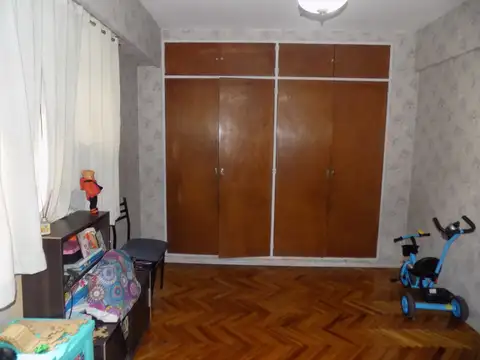 Vendo. Dpto. excelente estado, 3 ambientes contra frente. Expensas baratas 