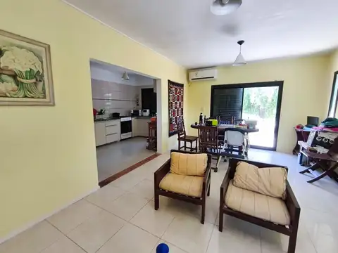 Casa en Alquiler con 1 cochera