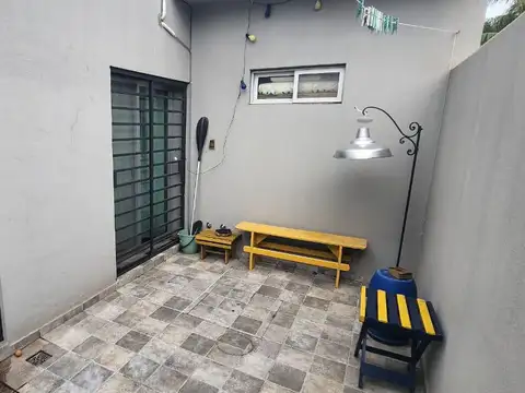 Depto Tipo Casa 3 ambientes con 1 baño