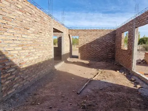 TERRENO DE 700 M2, CON CASA EN OBRA GRUESA BARREAL