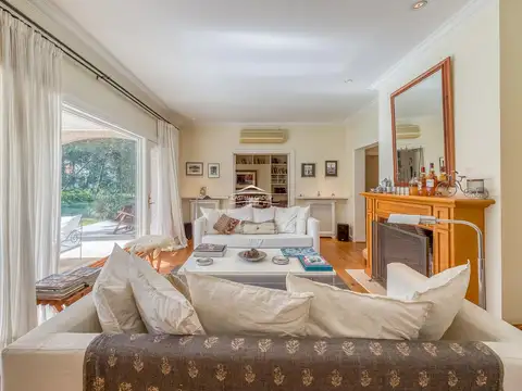 Casa 5 ambientes con 3 baños