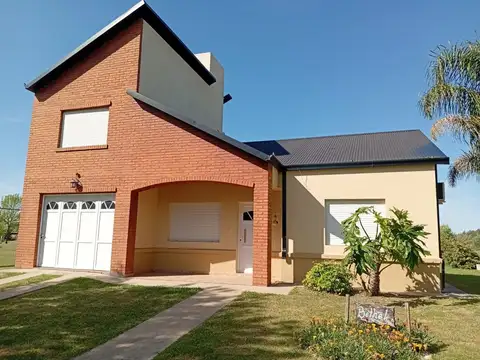 Gran casa en Campo de Golf, B° Privado Villa Elisa