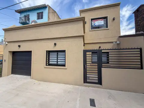 VENTA CASA 3 AMBIENTES A ESTRENAR TERRAZA QUINCHO