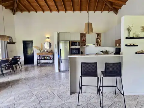 Casa 5 ambientes con 3 baños