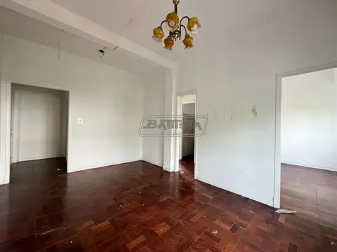 Av Rivadavia 16200, Piso 1