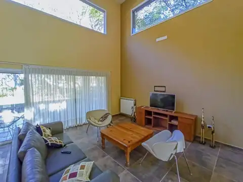 Casa en Alquiler en Pueblo Esther, USD 3.000