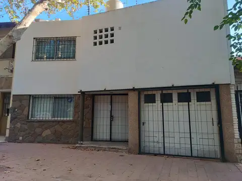 Casa en 5ta sección- Ciudad
