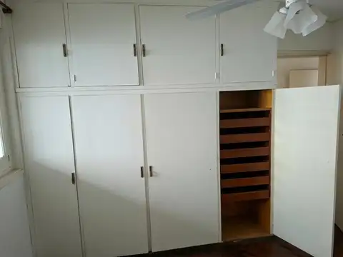 Casa en Alquiler con 1 cochera
