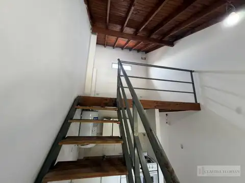 Depto Tipo Casa en Alquiler con 1 cochera