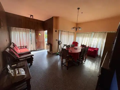 Casa 3 ambientes con 2 baños
