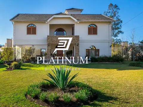 Exclusiva propiedad en venta en Club de campo El Tipal