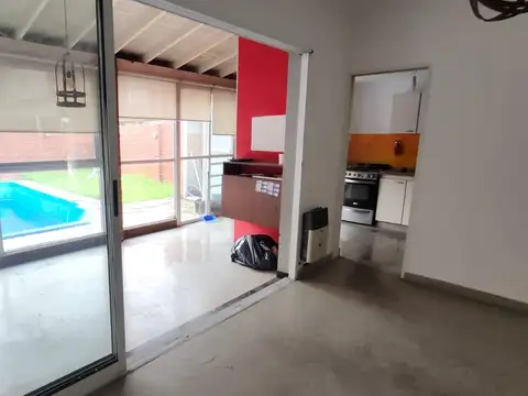 Casa 4 ambientes con 1 baño