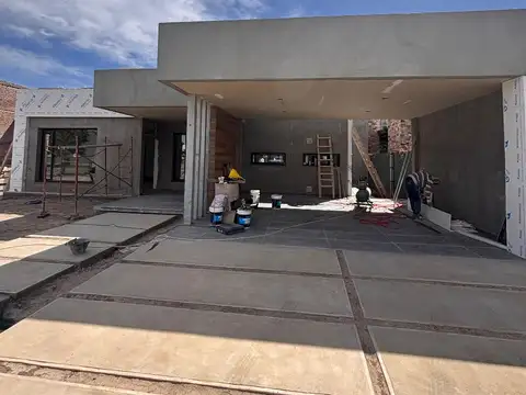 Casa en venta  rivadavia san juan | la antigua destileria | categoria | suite | cochera doble