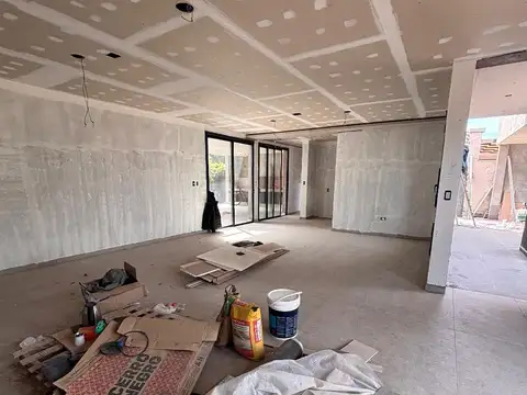 CASA EN VENTA  RIVADAVIA SAN JUAN | LA ANTIGUA DESTILERIA | CATEGORIA | SUITE | COCHERA DOBLE