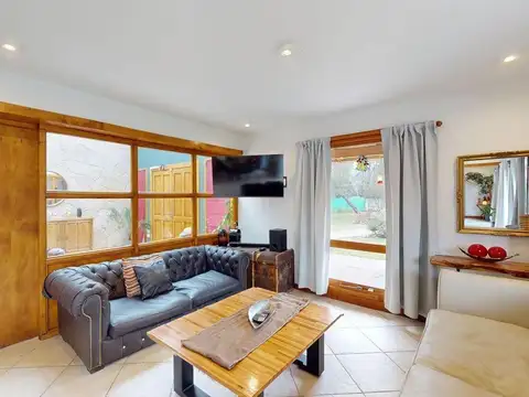 Casa en Venta con 2 cocheras
