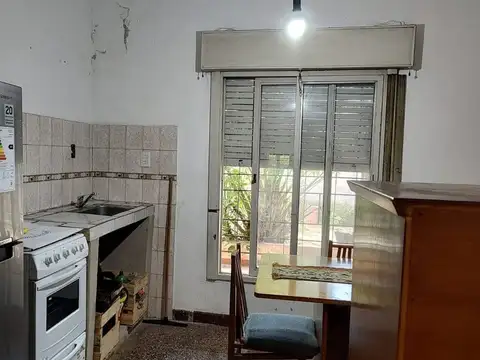 Casa dos ambientes en Quilmes Este