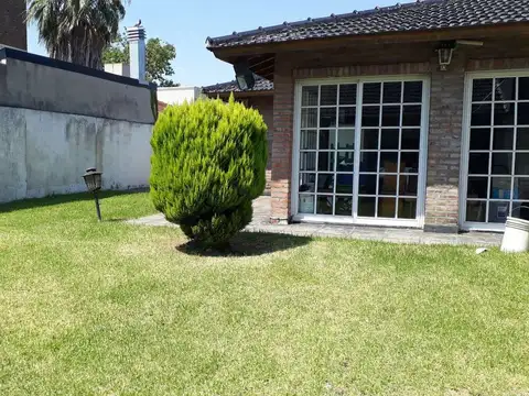 Casa en Venta en Castelar, USD 290.000