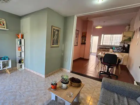 Casa 3 ambientes con 1 baño