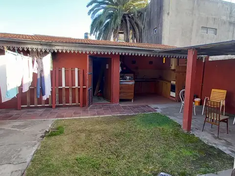 Casa en Venta en Isidro Casanova, USD 220.000