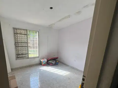 CASA EN VENTA  3 DORMITORIOS Y PATIO GRANDE