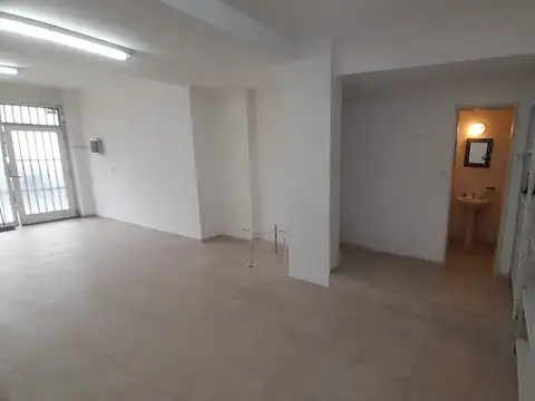 Local en Alquiler en Villa del Parque, $ 800.000