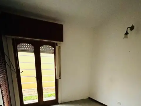 Casa en venta - 3 Dormitorios 1 Baño - Necochea