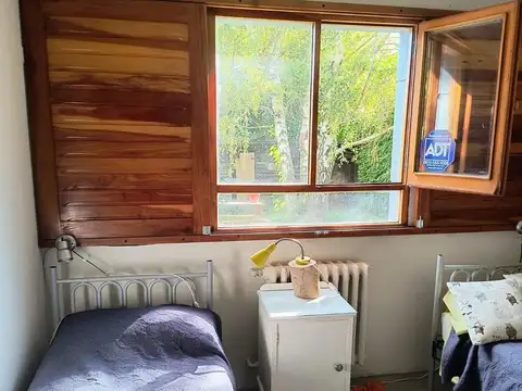 Casa en Alquiler con 2 cocheras
