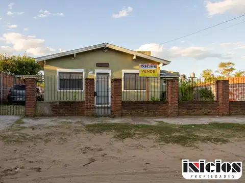 Casa Sola en Lote: La Argentina N° 637 - El Silvio - C713