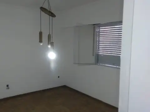 Depto Tipo Casa 4 ambientes con 1 baño